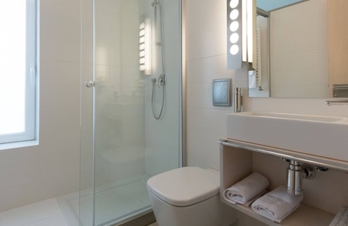 Burgos Hotel | Relaxing Stay at Boreal Viento Norte with Spa & Breakfast