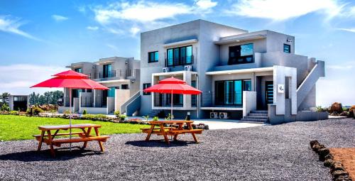 Andeok House | Top-Rated Boreum Pension with Pool and Family Amenities