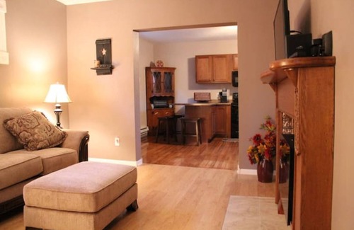 Westby Apartment | Perfect Borgens Vacation Rentals Apt. #3 with Breakfast