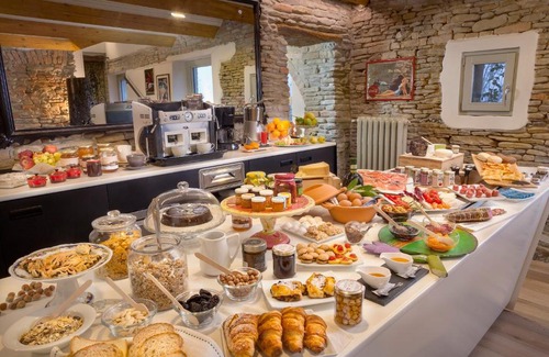 Neive House | Discover Borgese Camere e Suites: 4-Star with Breakfast & More