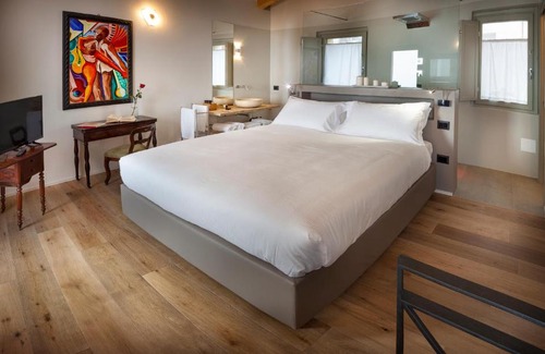 Neive House | Discover Borgese Camere e Suites: 4-Star with Breakfast & More