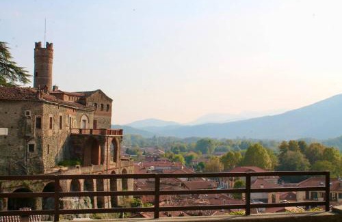 Villar Dora Apartment | Historic Stay at Borgetto Storico - Child Friendly Retreat