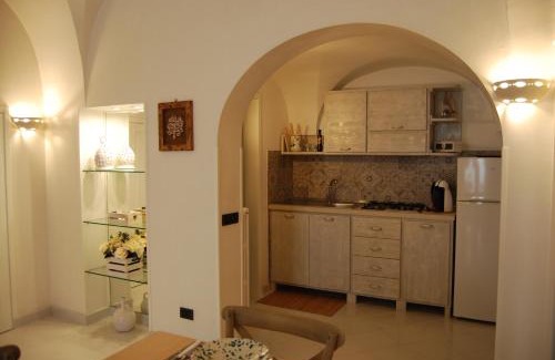 Old Town Cisternino House | Discover Borgo 124: Guest Rated 10/10 with Kitchen Amenities