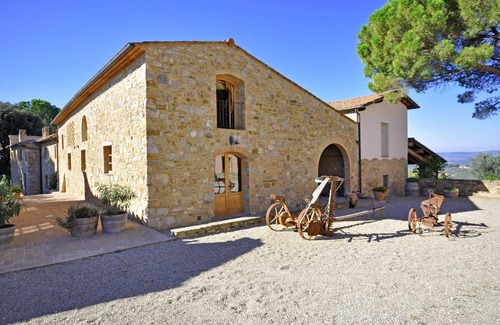 Poggibonsi Apartment | Experience Borgo: Top-Rated Chianti Vacation Rental