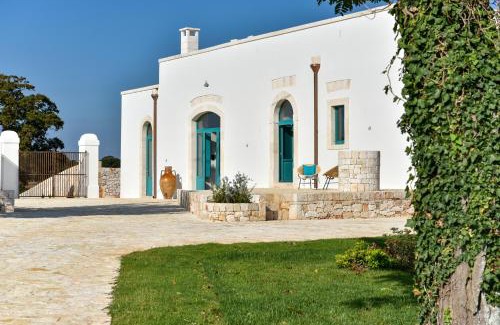 L'Assunta Villa | Exquisite Borgo Aratico: Top-Rated Oceanfront Retreat
