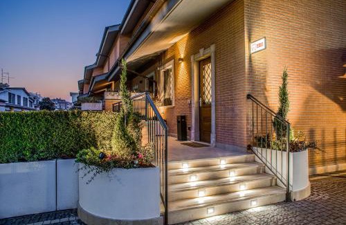 Zona XVIII Capannelle House | Discover Borgo Aureo: 4-Star Pet-Friendly Retreat