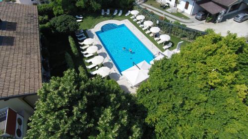 Pedeguarda di Follina Hotel | Idyllic Borgo Cà dei Sospiri: Oceanfront Retreat with Pool