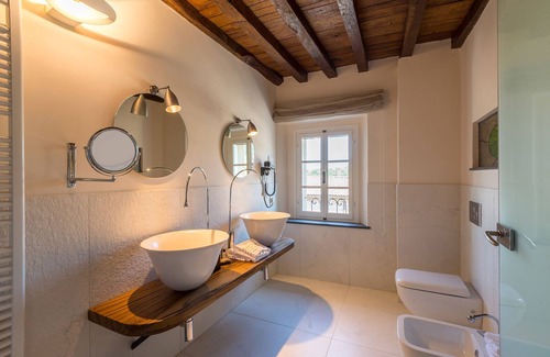 Viano Hotel | Relax at Borgo Cadonega Relais & SPA with Pool and Spa
