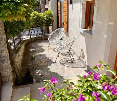 Voltino House | Pet-Friendly Retreat at Borgo Cantagallo Casa Olivia