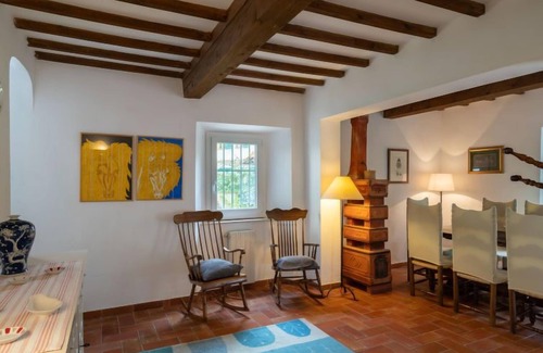 Torsoli House | Experience Borgo Castagnoli: Oceanfront Poolside Retreat
