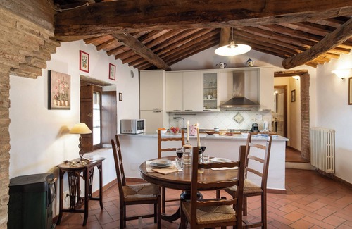 Simignano House | Explore Borgo dei Fondi: Guest Rated 9.6, Pet Friendly Stay