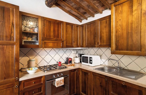 Simignano House | Discover Borgo dei Fondi: Guest Rated 9.8 with Free Wi-Fi