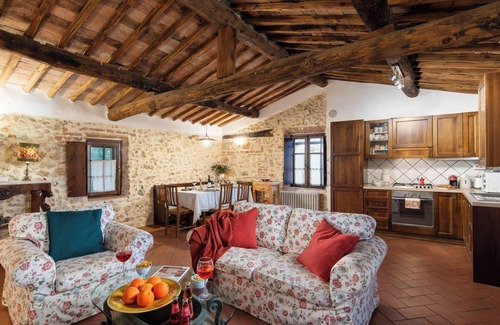 Simignano House | Discover Borgo dei Fondi: Guest Rated 9.8 with Free Wi-Fi