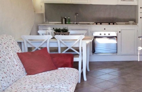 Colico Apartment | Relaxing Borgo Erbiola Margherita with Pool & Ocean View