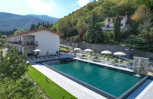 Aer Apartment | Explore Borgo Ermanno: Pet-Friendly Oasis with Ocean Views