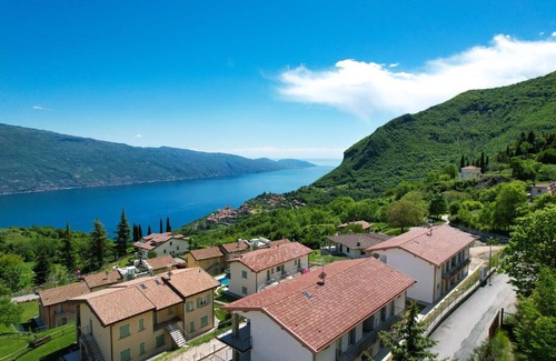 Aer Apartment | Explore Borgo Ermanno: Pet-Friendly Oasis with Ocean Views