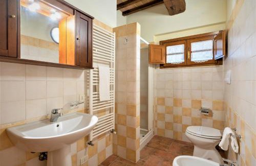 Casole d'Elsa House | Cozy Borgo Il Villino: Family-Friendly with Ocean Views