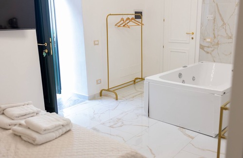 Cinisi House | Discover Borgo La Chiusa: Family-Friendly with Great Dining