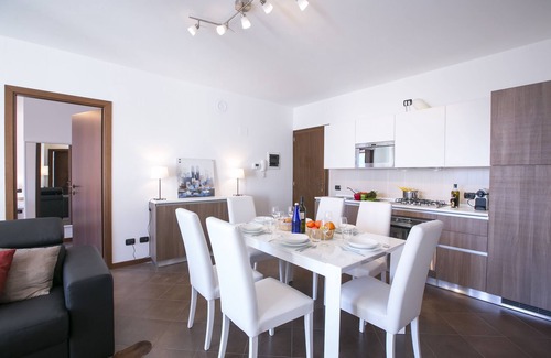 Germasino Apartment | Relax at Borgo La Sorgente - Family-Friendly Retreat in Italy