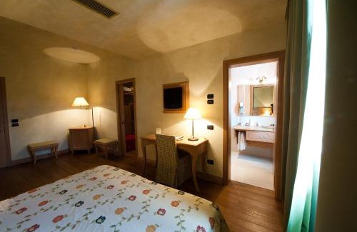Castelraimondo Hotel | Discover Borgo Lanciano: Rated 8.8 with Ocean Views