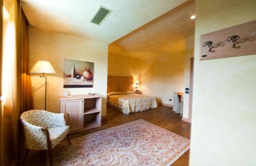 Castelraimondo Hotel | Discover Borgo Lanciano: Rated 8.8 with Ocean Views