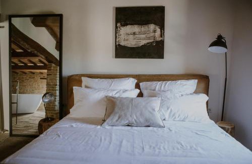 Arcevia House | Discover Borgo Loretello: A Guest Favorite with Pool & Pets
