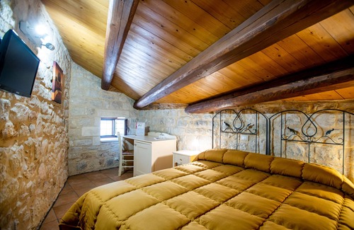 Ragusa House | Guest Rated: Borgo Monachella with Family-Friendly Amenities