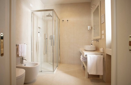 Uggiano la Chiesa Hotel | Elegant Borgo Mulino a Vento Resort with Pool & Dining