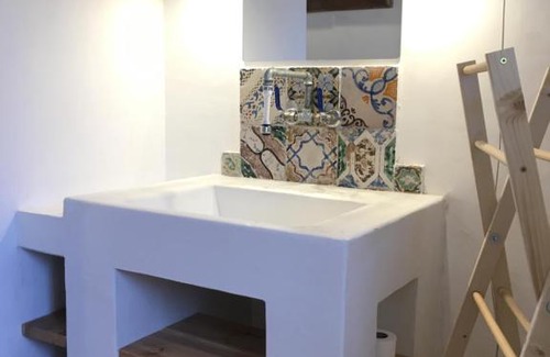 Strongoli Apartment | Discover BORGO PETELIA: Elegant Terrace Retreat for Families