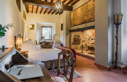 Loreto Hotel | Experience Elegance at Borgo Petroro - Rated 10/10!