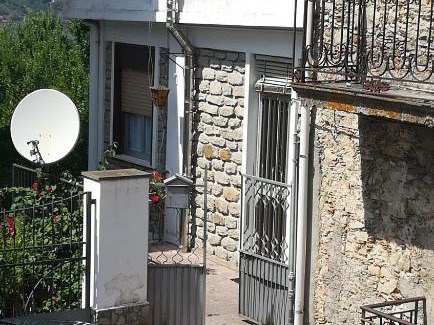 Basico House | Pet-Friendly Getaway at Borgo San Biagio with Breakfast