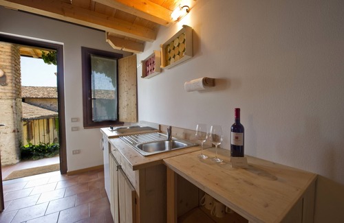 San Benedetto di Lugana House | Discover Comfort at Borgo San Donino - Selva Capuzza