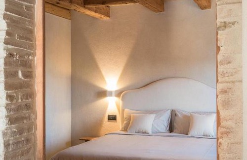 Costermano Bed & Breakfast | Top-Rated Borgo San Verolo B&B: Perfect for Families
