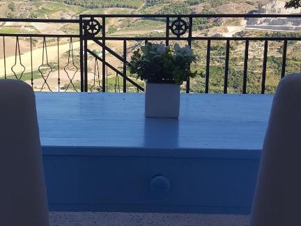 Sambuca di Sicilia House | Discover Borgo Saraceno: Pet-Friendly Family Retreat
