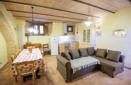 Loreto House | Borgocuore: Relax by the Pool Near Todi's Scenic Charm