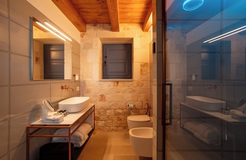 Impalata House | Borgofreddo: Guest Rated 10/10 with Pool and Spa Access