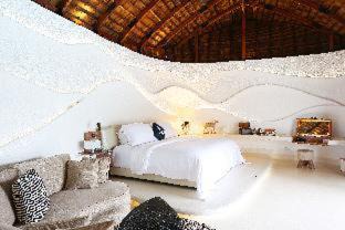 Mu Si Resort | Elegant Boribot Pool Resort with Hot Tub & Family Amenities