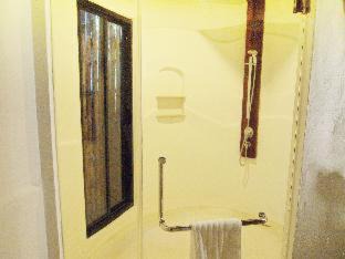Mu Si Resort | Elegant Boribot Pool Resort with Hot Tub & Family Amenities