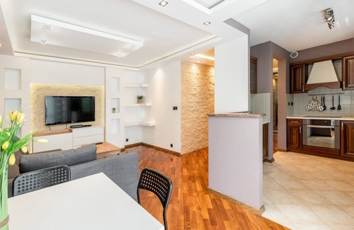 Libertow Apartment | Cozy Borkowska Apartment with Kitchen & Breakfast Included
