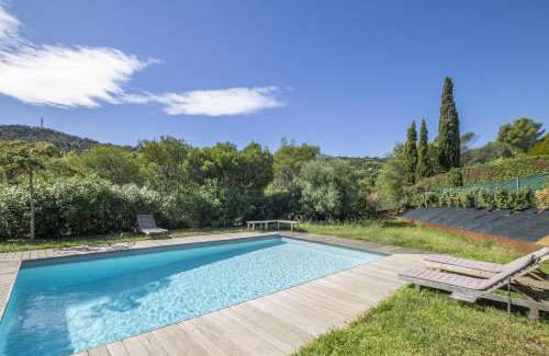 Cap Benat Villa | Discover Bormes les Mimosas: Family-Friendly Retreat with Pool