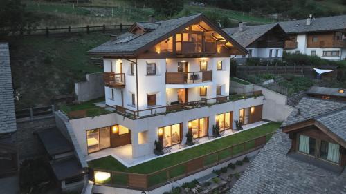 Bormio Hotel | Experience BORMIO N'JOY: Oceanfront Spa Retreat
