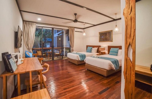 Mabul Island Hotel | Explore Borneo Divers Mabul Resort with Pool and Spa