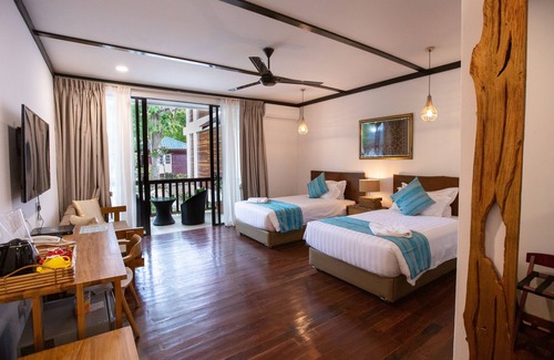 Mabul Island Hotel | Explore Borneo Divers Mabul Resort with Pool and Spa