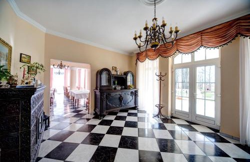 Fonyod Villa | Pet-Friendly Retreat at Boros Kastély Vendégház - 9/10 Rating