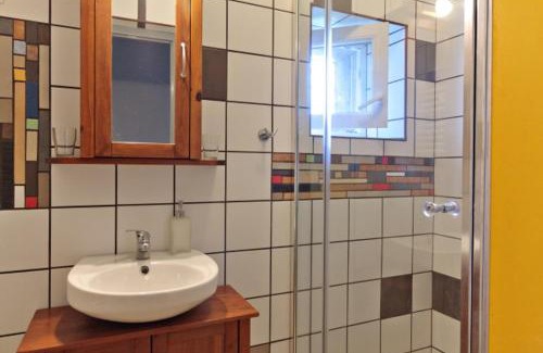 Sarospatak Apartment | Explore Borostyán 20 Vendégház: Pet-Friendly Getaway