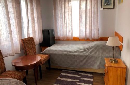 Sarospatak Apartment | Explore Borostyán 20 Vendégház: Pet-Friendly Getaway