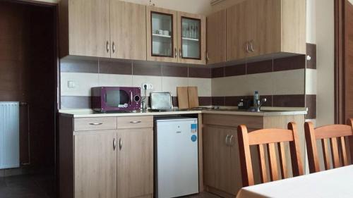 Sitke House | Cozy Borostyánkert Étterem & Vendégház with Family Amenities