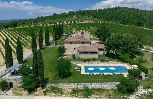 Gaiole in Chianti Villa | Elegant Getaway at Borratella in Gaiole, Chianti Region