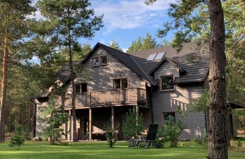 gmina Karsin Villa | Oceanfront Bliss at Borsk Chochlikowo - Guest Rated 9.8