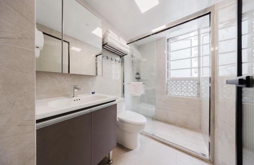 Central Business District Apartment | Discover Boruisi Video and Audio Light House - Family Friendly Stay
